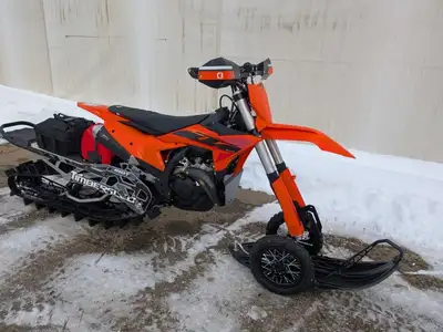 Price does not include $299 dealer fee and taxes 2025 KTM 450 SX-F Snowbike with only 5 hrs on bike...