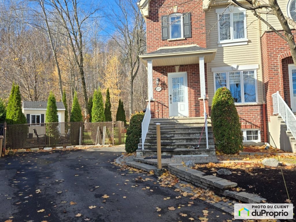 $599,000 - Townhouse for sale in Mascouche — photo 2