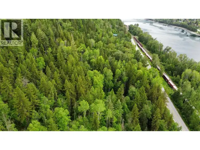 Arrow Lake 10 Lot Package Arrow Lakes Drive Castlegar, British C in Land for Sale in Nelson - Image 4