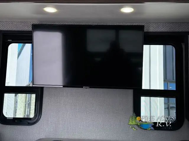 2021 Holiday Rambler Admiral 34J only 13 Milles in RVs & Motorhomes in Moncton - Image 30