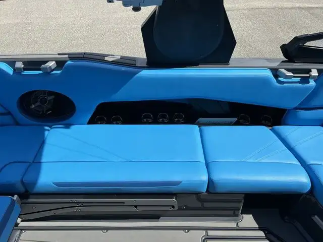2022 SUPRA SL450 in Powerboats & Motorboats in St. Albert - Image 19