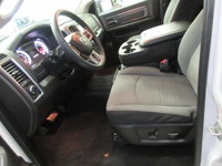 RAM 1500 2023 CLASSIC SLT V-8 5.7 LITRES HEMI CREW-CAB BOITE 5.7 PIEDS 4X4 / MAGS 17 POUCES SUR PNEU... (image 6)