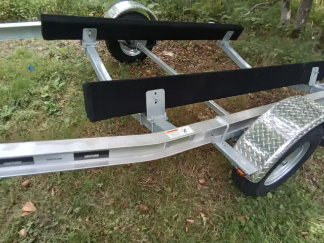Venture 2825 lb. Aluminum Bunk  Boat Trailer in Boat Parts, Trailers & Accessories in Bridgewater - Image 3