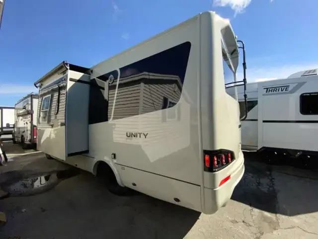 2026 Leisure Travel Unity U24CB in RVs & Motorhomes in Bedford - Image 35