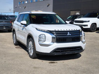 People can't stop talking about this widely acclaimed 2022 Mitsubishi Outlander ES | 4WD | Backup Ca... (image 6)
