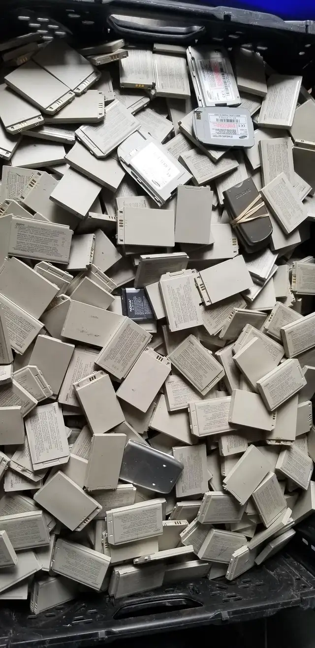 Precocious Metal Recovery from Cell Phone & Batteries in General Electronics in City of Toronto - Image 3