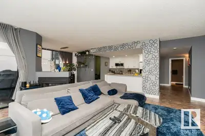 EXPERIENCE BEAUTY, SOPHISTICATION, OPULENCE! Looking for a central HOME, STEPS to all amenities, SPA...