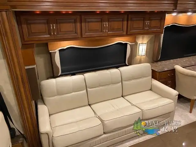 2015 Fleetwood RV Providence 42M only 027,446 Miles in RVs & Motorhomes in Moncton - Image 15