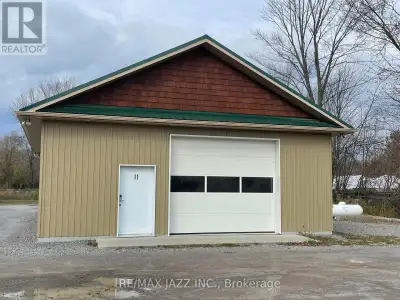 Rarely found, stand alone shop located in secured storage unit compound. This is everything you have...