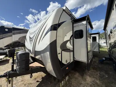 Welcome to Rock Island RV 1440 watts roof-mounted solar (4 x 360-watt panels)600Ah Relion LiFePO4 ba...