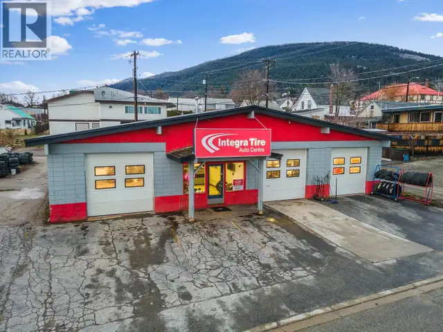 918 PINE Street Creston, British Columbia in Commercial & Office Space for Sale in Nelson - Image 2