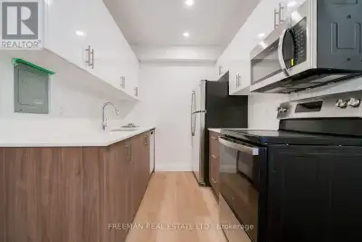 Renovated 2 bedroom 1 bath lower level unit in prime Yonge St. location. Bright, modern unit with qu...
