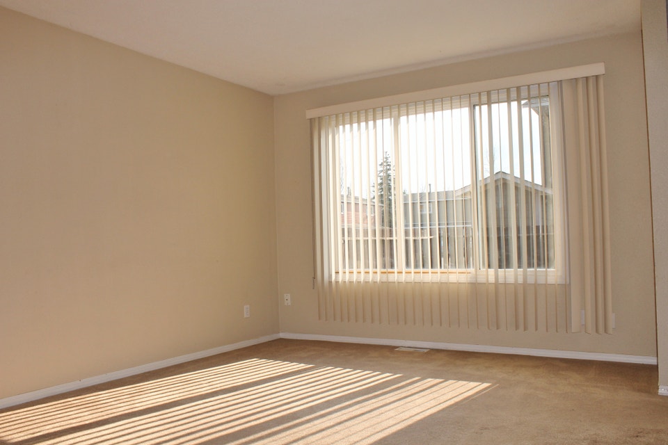 Willowbrook Townhomes - 2 Bedroom 1 Bath Townhouse Apartment for 3