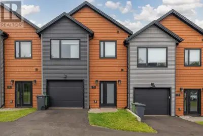 Welcome to 5-12 Harold Court, a spacious townhouse-style condo in Cornwall, Prince Edward Island. Th...