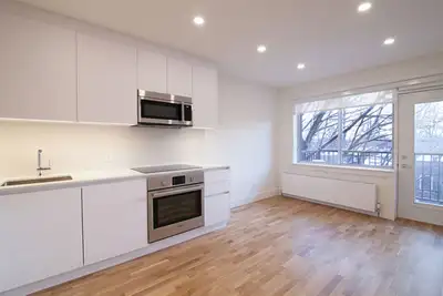 fully renovated 4.5 for rent in N.D.G, near Monkland - ID 609