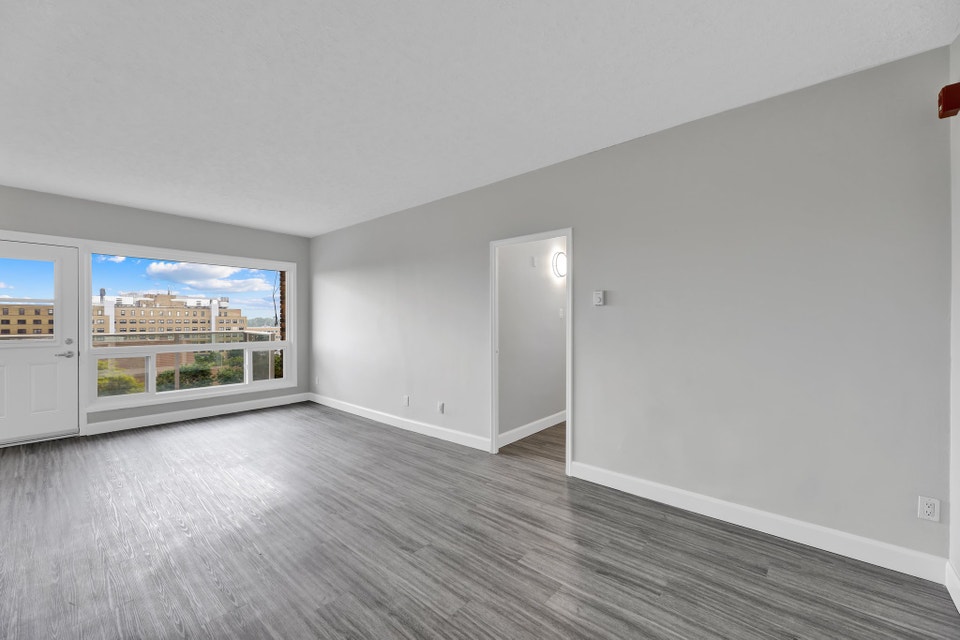 Governor House East and West Apartments - 3 Bedroom, 2 Bathroom 4