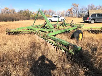 21', Greenline Double Disk, 21" Disks, 8" Spacing. At Farm - Elrose Area. On Consignment. Ask for Ry...