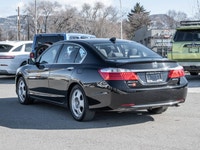 No Accidents - One Owner - Heated Front Seats - Backup Camera - Keyless Ignition Efficient, reliable... (image 6)