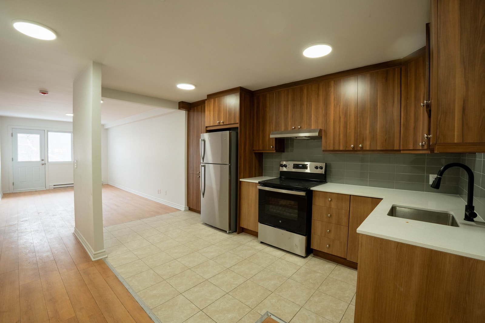 5854 boul. Gouin Est — photo 2