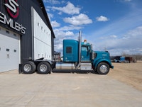 WOW!!! 2002 Kenworth W900B Heavy Spec Tandem with Signature 600! Huge work orders completed in our f... (image 3)