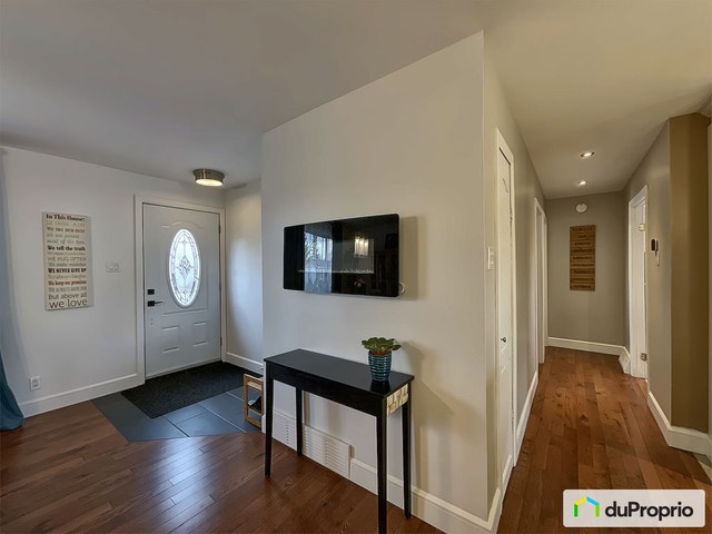 $649,900 - Bungalow for sale in Longueuil (St-Hubert) — photo 2