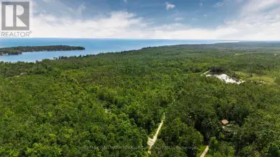 Discover An Exceptional Land Offering In Oro-medonte. Situated Near The Tranquil Shores Of Carthew B...