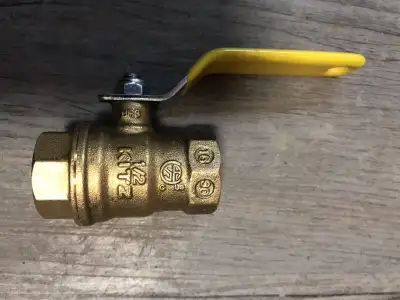 Valve neuve 1/2" en laiton, View more