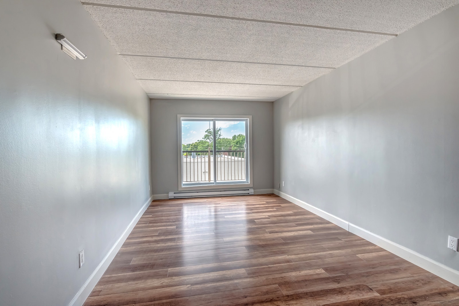 10309 Gouin west — photo 3