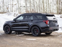 This Ford delivers a powerful blend of performance, comfort, and advanced technology in a bold and s... (image 5)