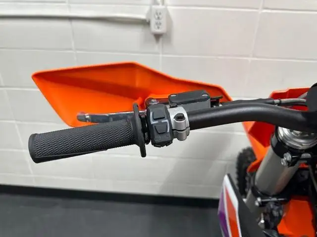 2024 KTM 250 XC-F in Dirt Bikes & Motocross in Calgary - Image 13