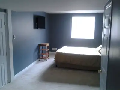 Single Bedroom Room Private + Shared Kitchen Bathroom + UofT