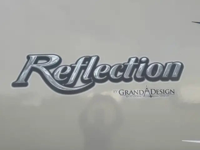 2017 Grand Design REFLECTION 337 RLS in Travel Trailers & Campers in St. Albert - Image 4