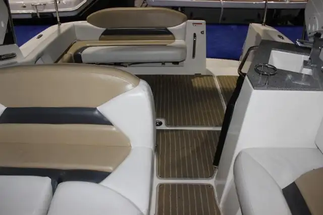 2012 LARSON 857 cabrio in Powerboats & Motorboats in Longueuil / South Shore - Image 9