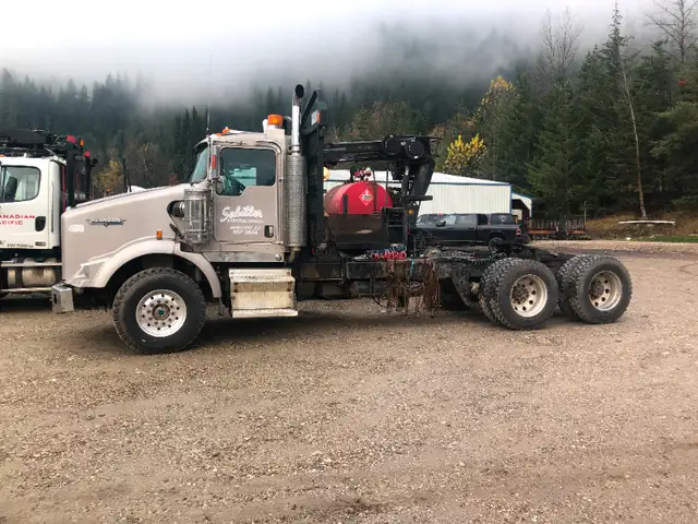 Kenworth T800 in Heavy Trucks in Revelstoke - Image 3
