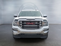 The Sierra 1500s bold exterior and wide stance make a powerful statement. 6.2L 8-cyl Flex Fuel Engin... (image 8)