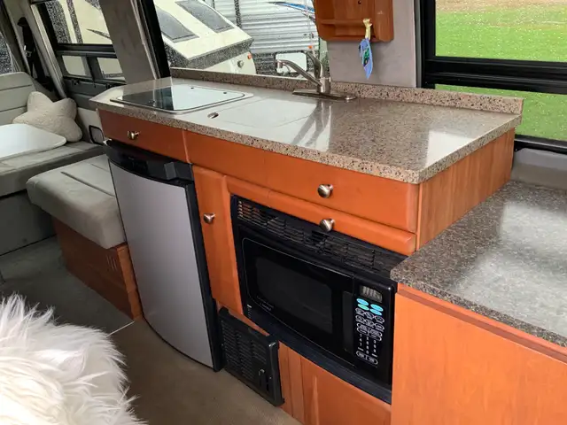 2010 Roadtrek RS Adventurous in RVs & Motorhomes in Barrie - Image 13