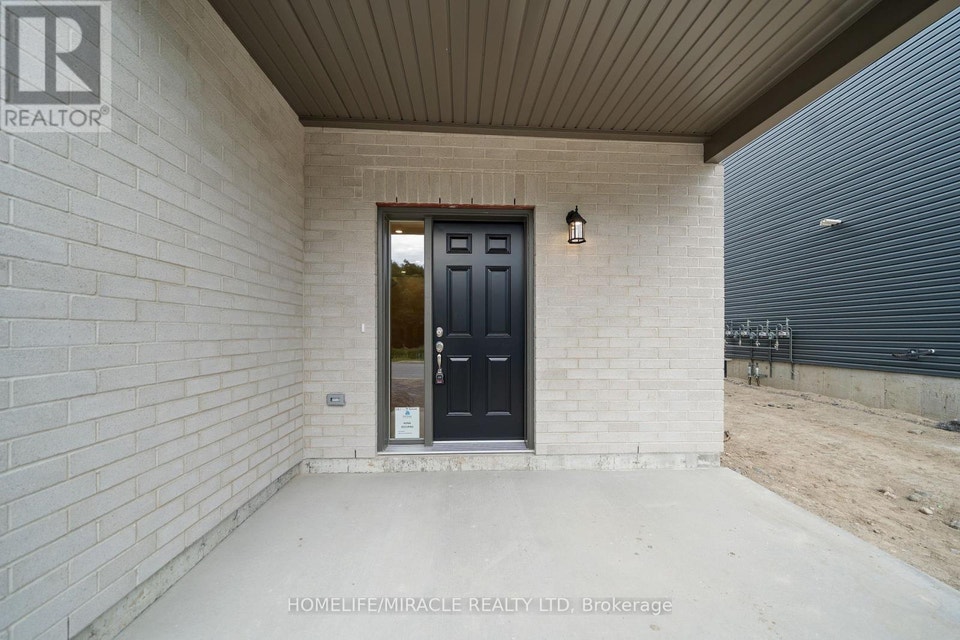 93 BUCHANAN AVENUE Prince Edward County (Picton), Ontario 3