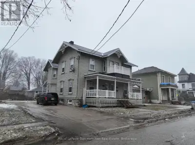 Discover a fantastic POSITIVE CASHFLOW investment opportunity in the heart of Listowel, Ontario! Thi...