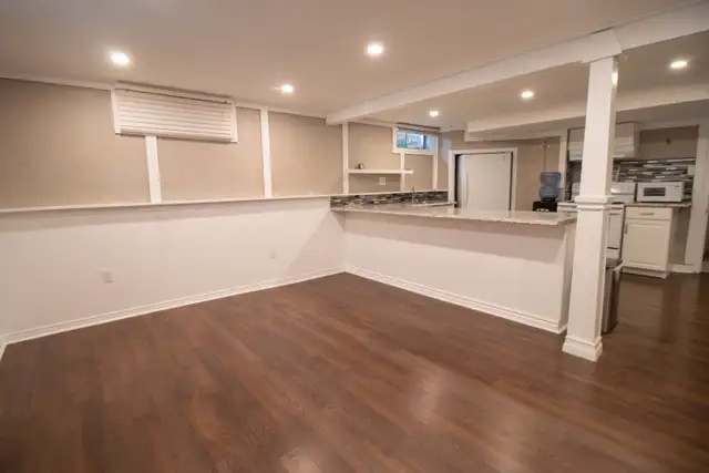 **ALL INCLUSIVE** BEAUTIFUL 1 BEDROOM UNIT IN THE NORTH END!! in Long Term Rentals in St. Catharines - Image 5