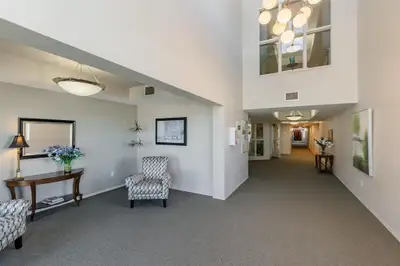 1M//Winnipeg/Come discover the advantages of leasehold living! Offers as received. Welcome to Linden...
