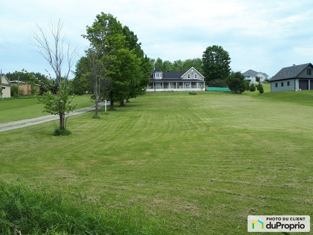 $749,000 - Duplex for sale in Ste-Catherine-De-Hatley — photo 1