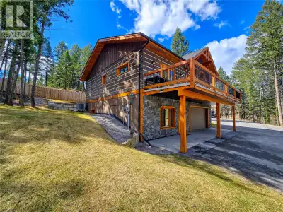 The perfect dream home you have been waiting for! Set on a private and beautifully treed 0.649 acre...