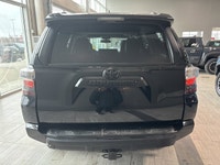 Four Wheel Drive,Tow Hitch,Conventional Spare Tire,Tires - Front All-Season,Premium Synthetic Seats,... (image 9)