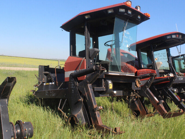 PARTING OUT: MacDon Premier 2900 Turbo Swather (Parts & Salvage) in Other in Saskatoon - Image 2