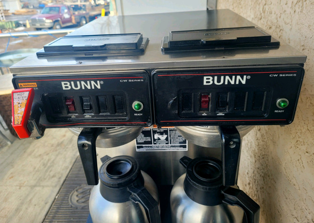 Bunn Thermal Carafe Coffee Machine c/w 2 Pots in Other in Lethbridge - Image 2