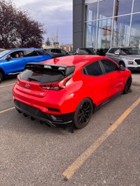 Heated Front Seats, Backup Camera, Heated Steering Wheel, 2 Keys, Cloth, Push Button Start, Bluetoot... (image 3)