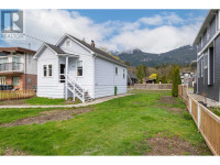 38023 FIFTH AVENUE Squamish, British Columbia