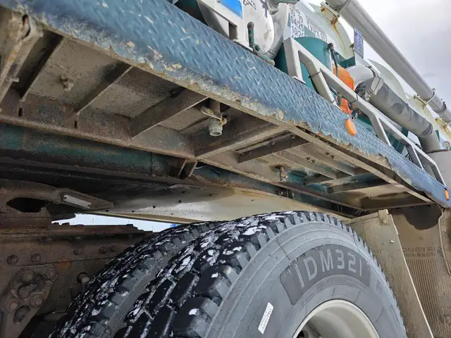 2009 KENWORTH T800 in Heavy Trucks in Saskatoon - Image 91