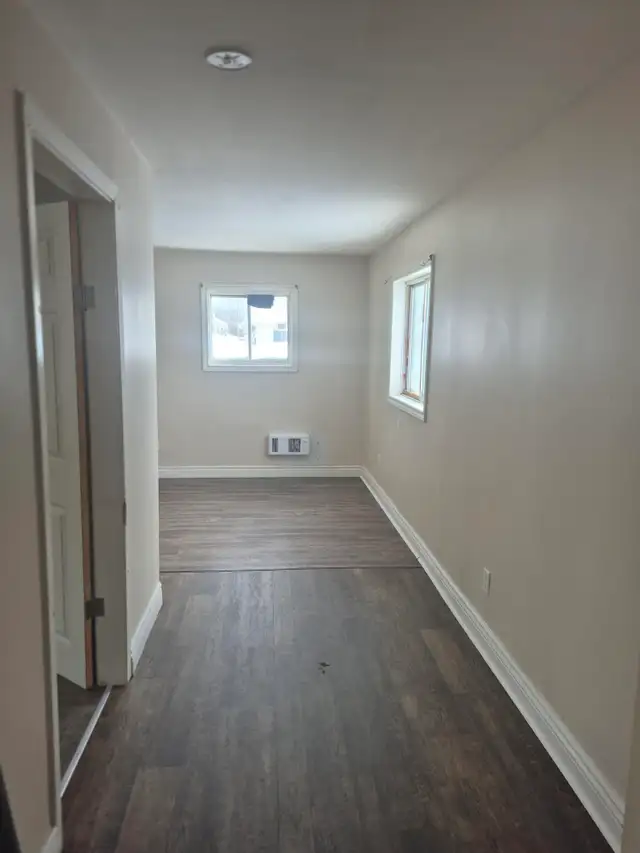 2 Bed / 1 Bath Home in Sault Ste. Marie – $1,799/month + Utiliti in Long Term Rentals in Sault Ste. Marie - Image 4