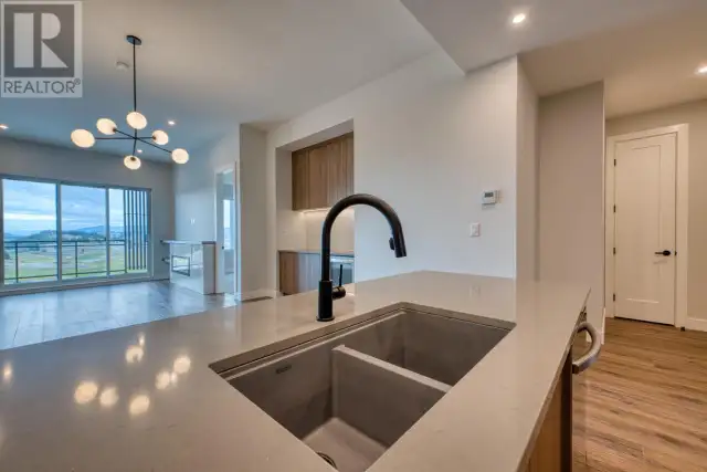 75 Predator Ridge Drive Unit# 202 Vernon, British Columbia in Condos for Sale in Fort St. John - Image 7